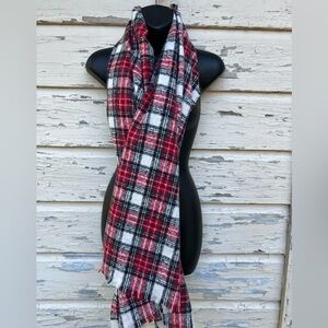 Old Navy Soft Cozy Fall Winter Tartan Plaid Frayed Hem Blanket Scarf Wrap